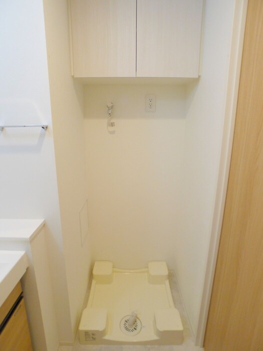 物件内観写真14　(洗濯機置場)