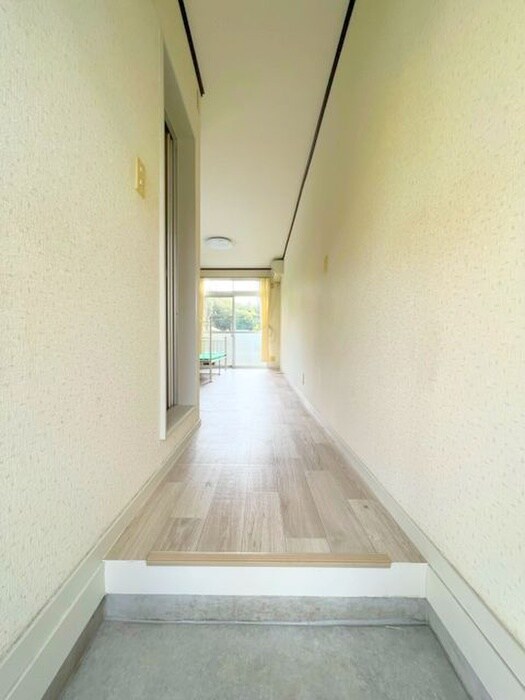 物件内観写真9　(玄関)