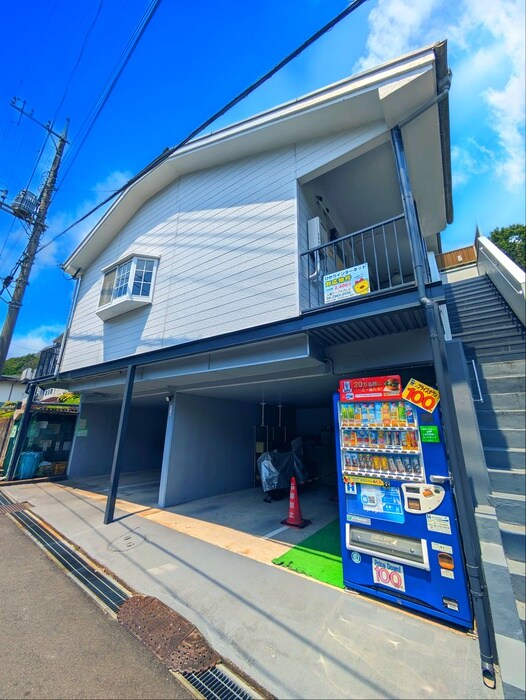 物件外観写真3　(エントランス部分)