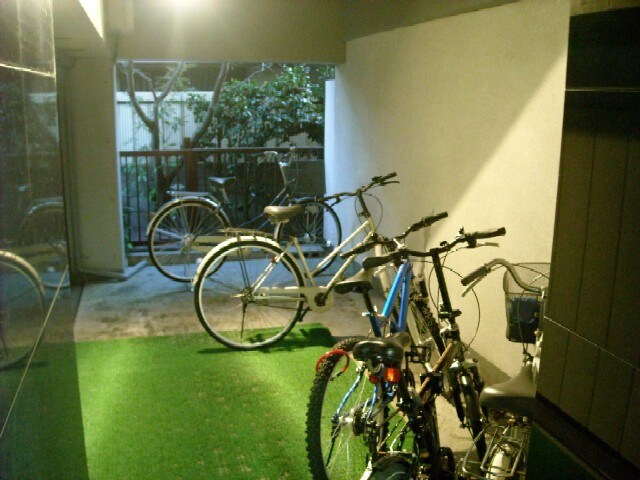 物件外観写真4　(駐輪場)