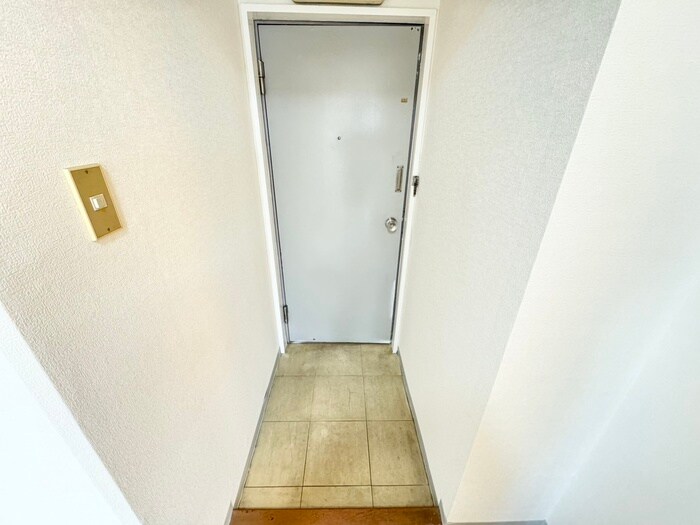 物件内観写真14　(玄関)