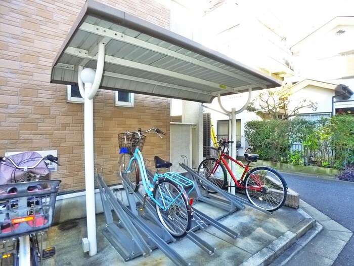 物件外観写真4　(駐輪場)