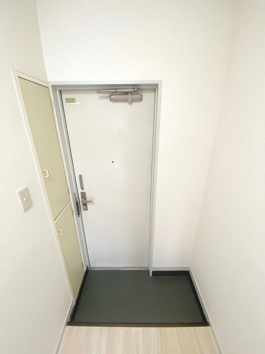 物件内観写真14　(玄関)