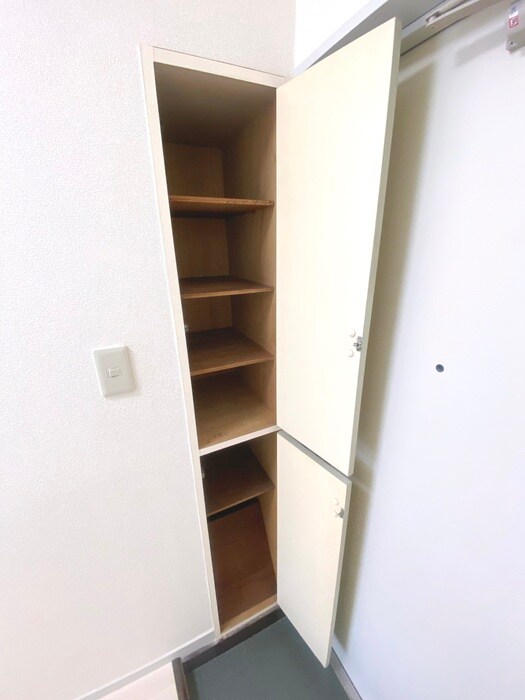 物件内観写真15　(靴箱)