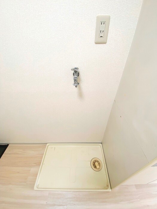 物件内観写真16　(洗濯機置場)