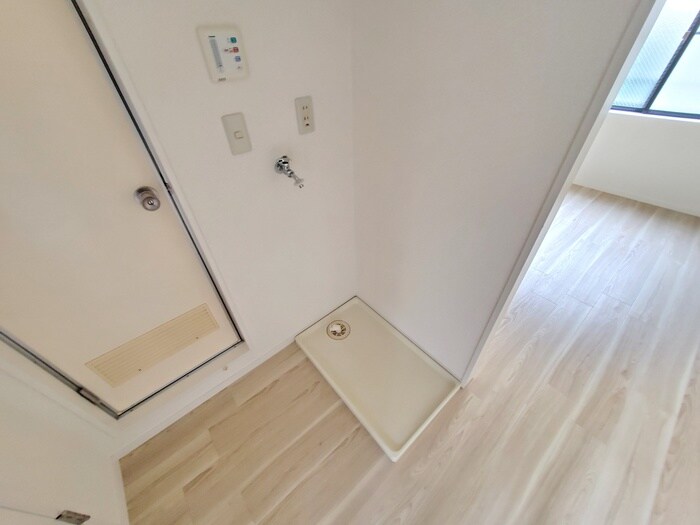 物件内観写真18　(洗濯機置場)