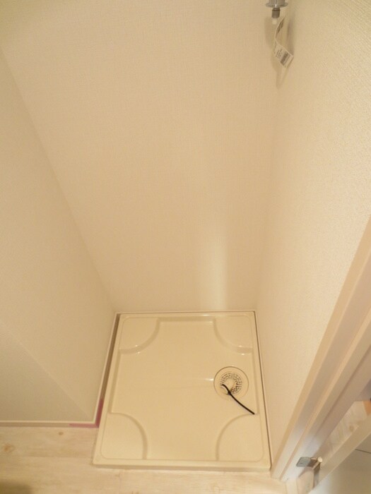 物件内観写真12　(洗濯機置場)