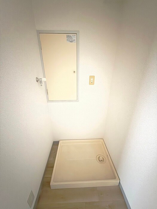 物件内観写真14　(洗濯機置場)