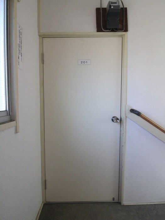 物件内観写真16　(玄関)