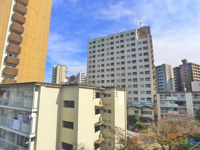 物件内観写真22　(室内からの展望)