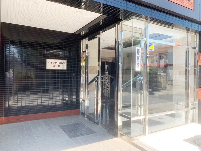 物件外観写真4　(エントランス部分)