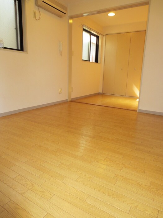 物件内観写真12　(居室)