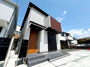 Ｗ．Ｇｒｅｅｎ　ＣｏｕｒｔＢ棟外観写真