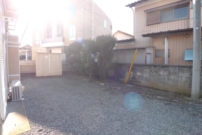 物件外観写真3　(駐車場)