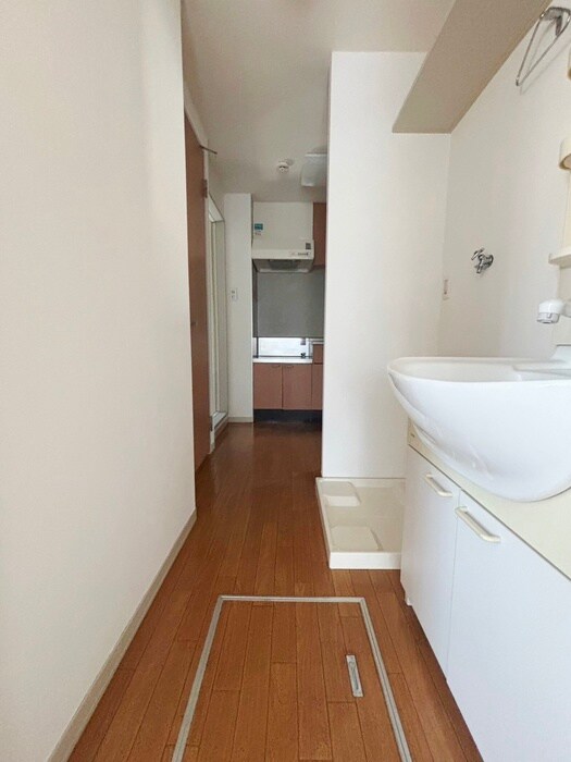 物件内観写真17　(廊下)