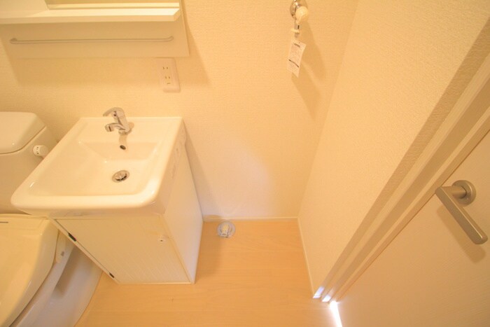 物件内観写真12　(洗濯機置場)