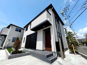 Ｗ．Ｇｒｅｅｎ　ＣｏｕｒｔＣ棟外観写真