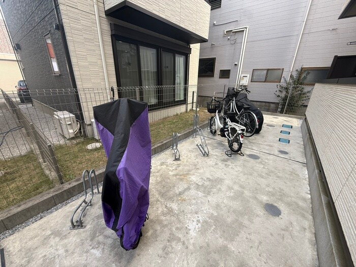 物件外観写真6　(駐輪場)
