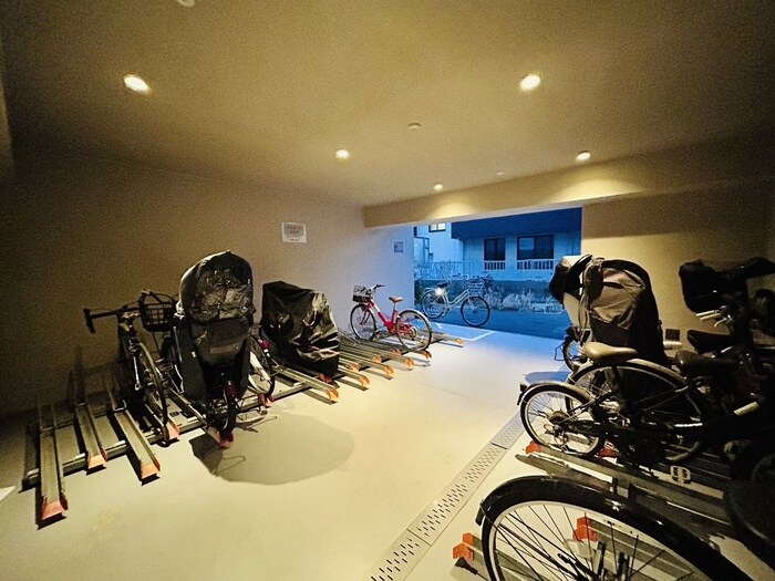 物件外観写真3　(駐輪場)