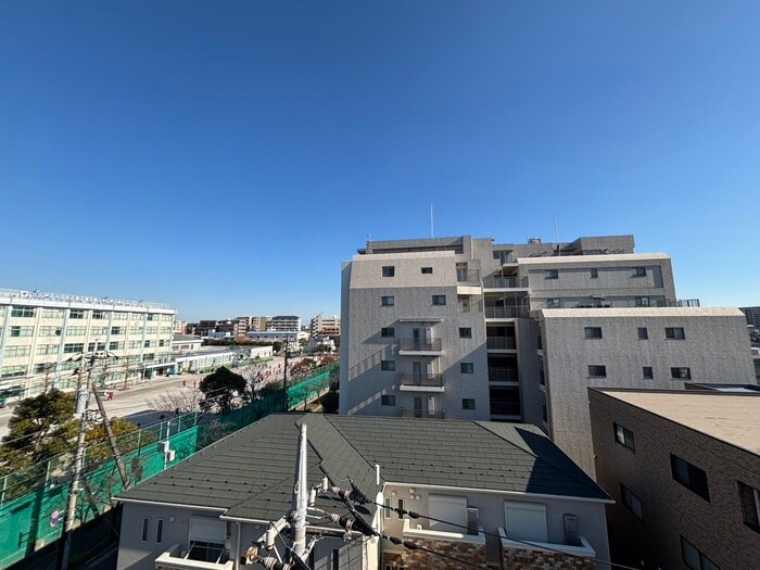 物件内観写真17　(室内からの展望)