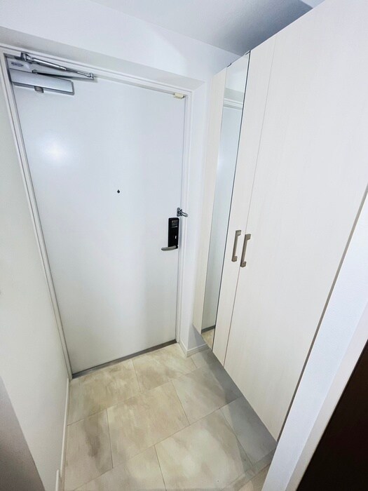 物件内観写真18　(玄関)