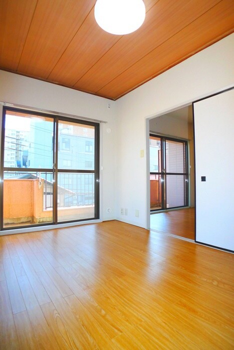 物件内観写真4　(居室)