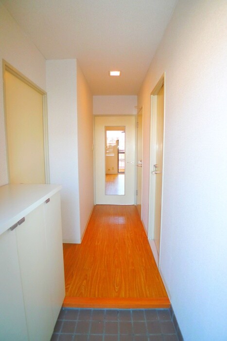 物件内観写真13　(廊下)