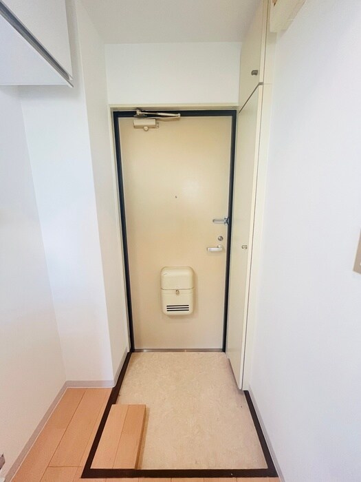 物件内観写真13　(玄関)