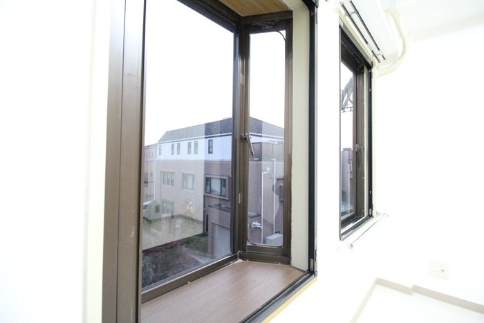 物件内観写真13　(室内からの展望)