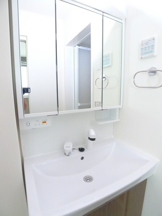 物件内観写真9　(洗面)