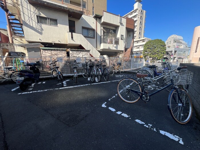 物件外観写真6　(駐輪場)