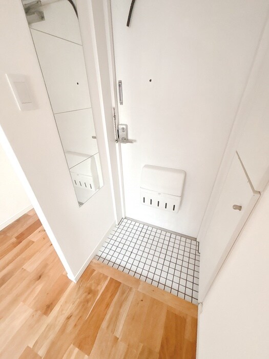 物件内観写真16　(玄関)