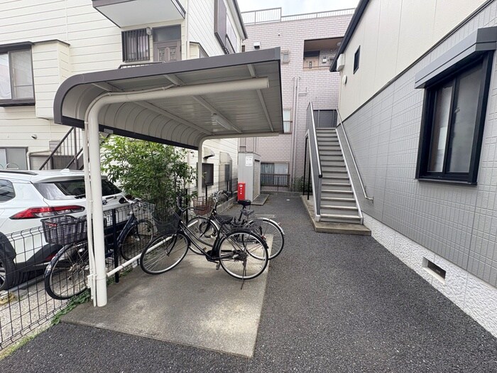 物件外観写真2　(駐輪場)