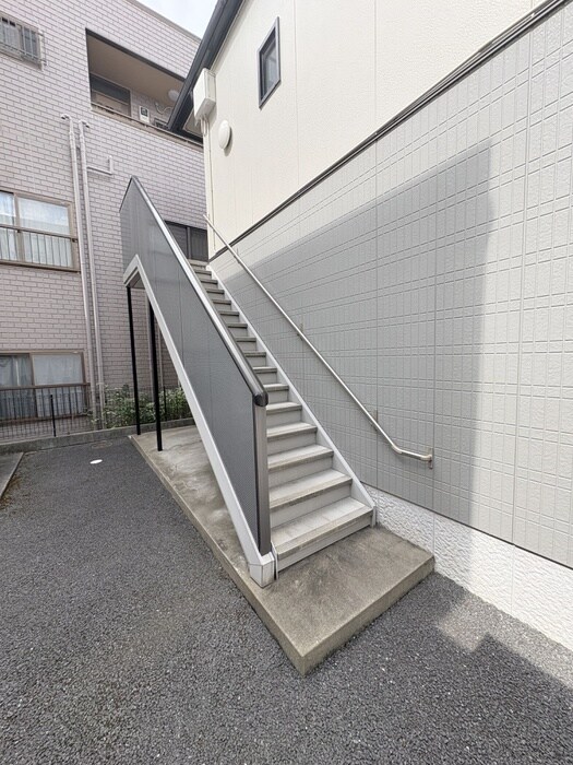 物件外観写真4　(エントランス部分)