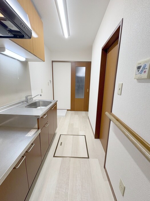 物件内観写真18　(廊下)