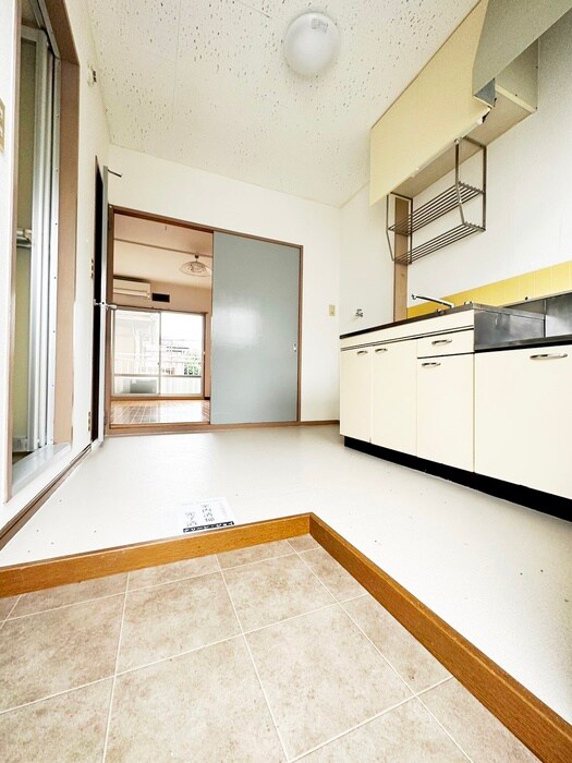 物件内観写真7　(玄関)