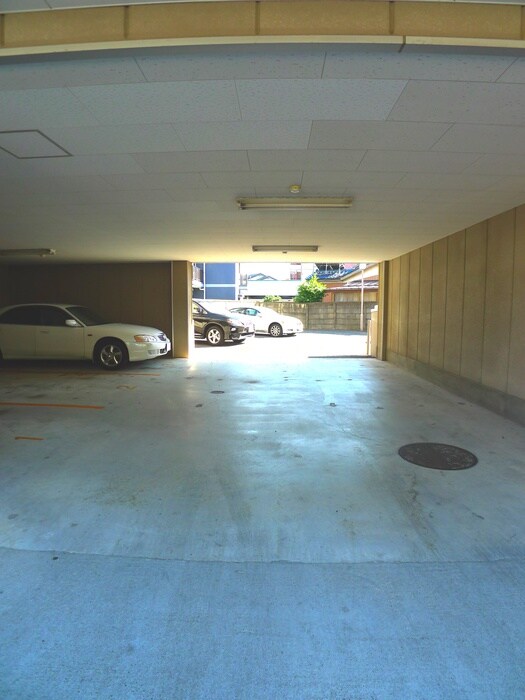 物件外観写真3　(駐車場)