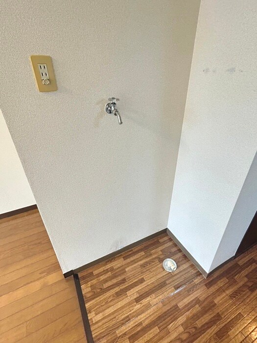 物件内観写真14　(洗濯機置場)