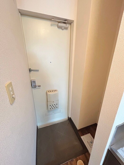 物件内観写真21　(玄関)