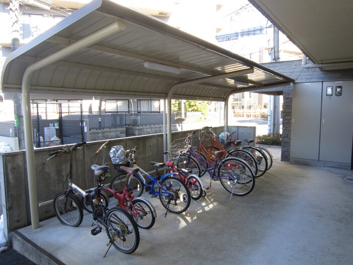 物件外観写真3　(駐輪場)