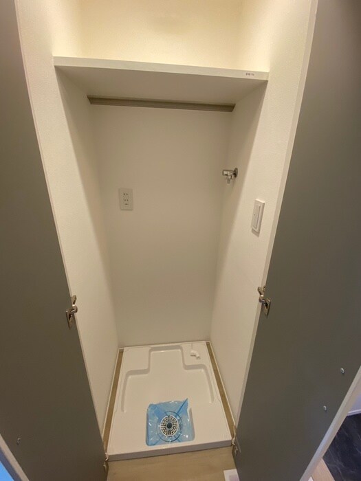 物件内観写真15　(洗濯機置場)