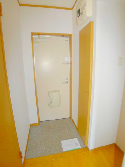 物件内観写真16　(玄関)