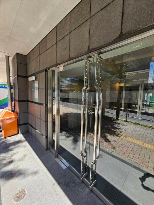 物件外観写真5　(エントランス部分)