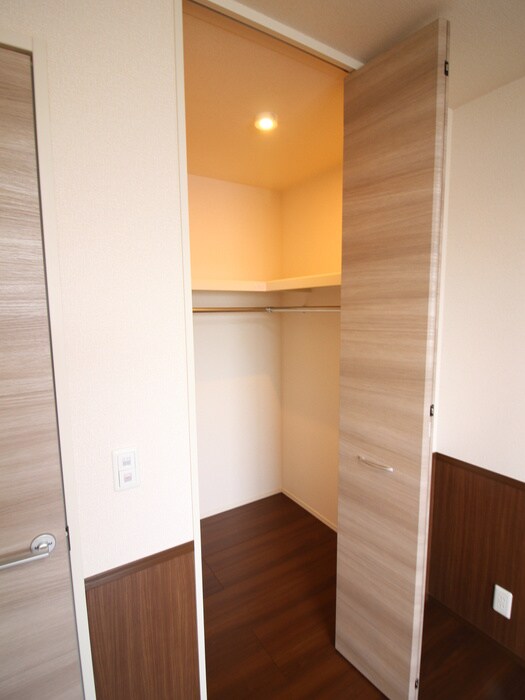 物件内観写真13　(収納)