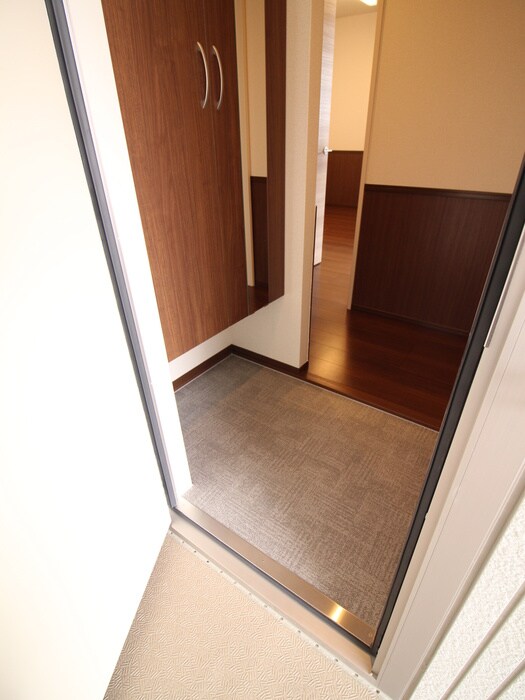 物件内観写真15　(玄関)