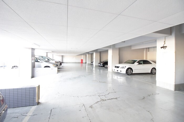 物件外観写真6　(駐車場)