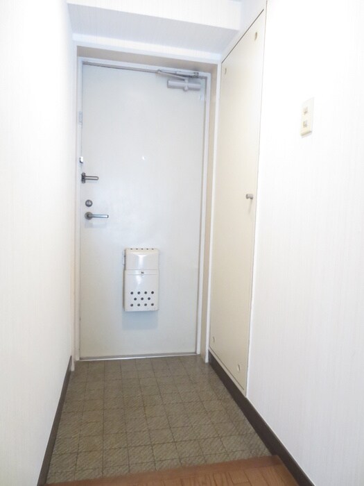 物件内観写真14　(玄関)