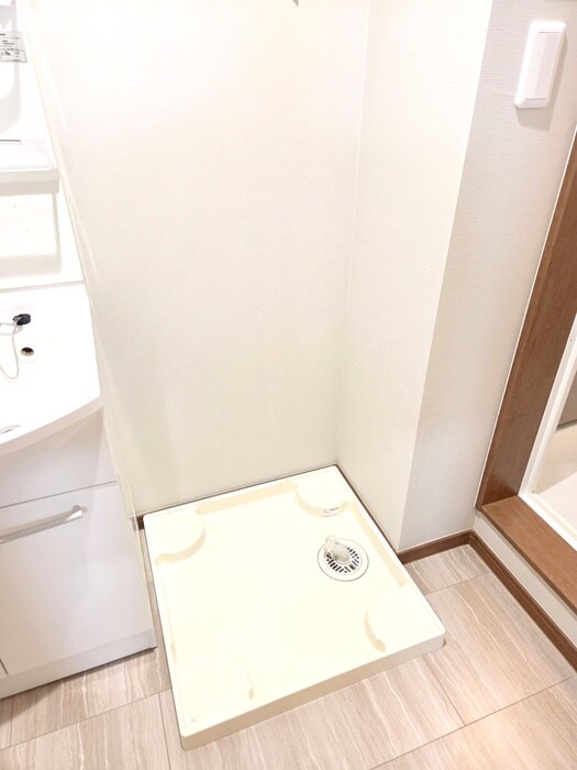 物件内観写真12　(洗濯機置場)