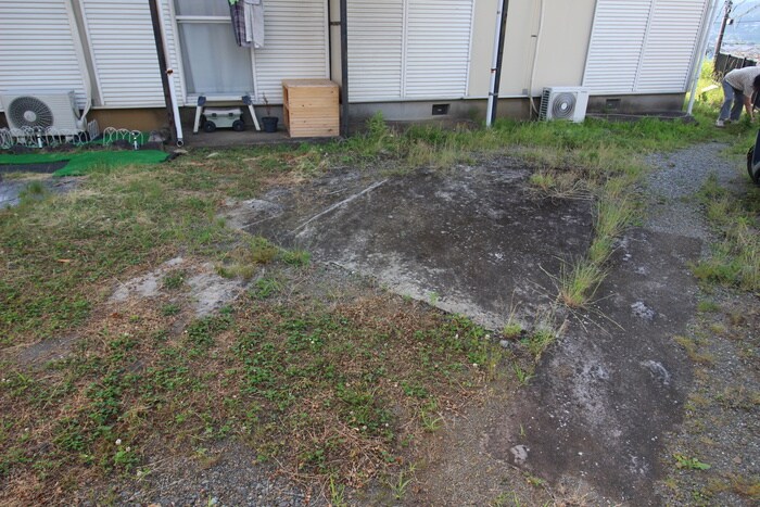 物件外観写真4　(駐車場)