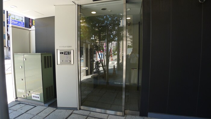 物件外観写真5　(エントランス部分)